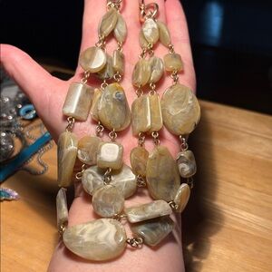 063) Triple Strand Resin Necklace vintage